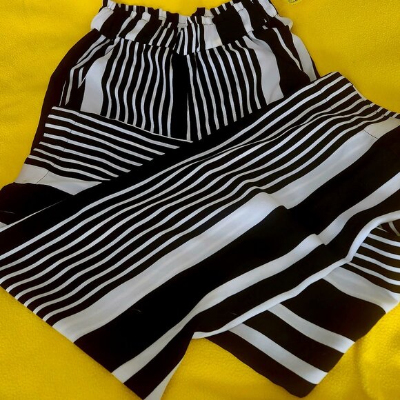 H & M high-waisted w/pockets popular black and white - Picture 1 of 3